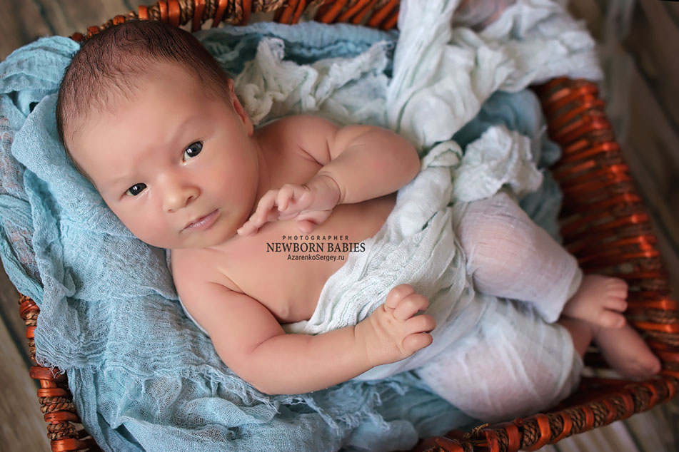 Новорожденный в образе Шаолинь  Вот так интересно малыш изобразил восточные единоборства на фотосессии